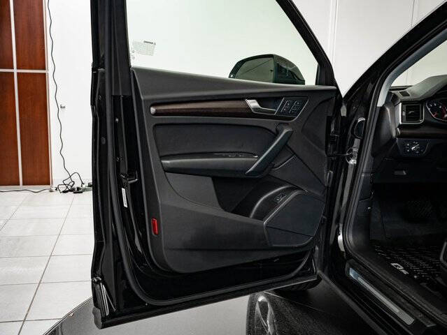 2023 Audi Q5 quattro Premium 40 TFSI