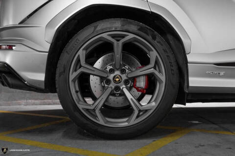 2023 Lamborghini Urus S