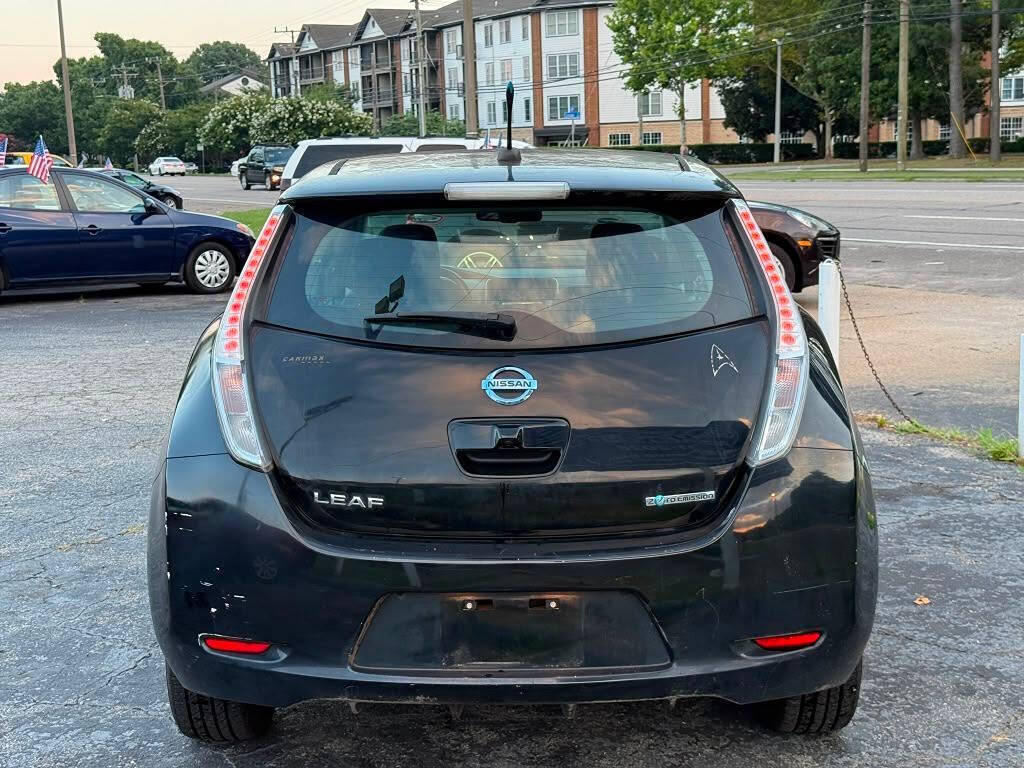 View vehicle photo 6