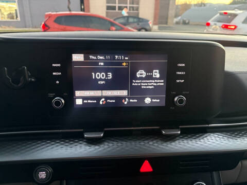 2024 Kia Carnival LX