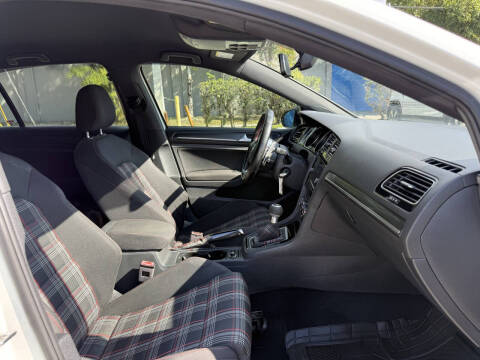 2018 Volkswagen Golf GTI S