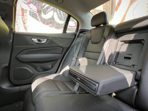 2023 Volvo S60 B5 Ultimate Bright Theme