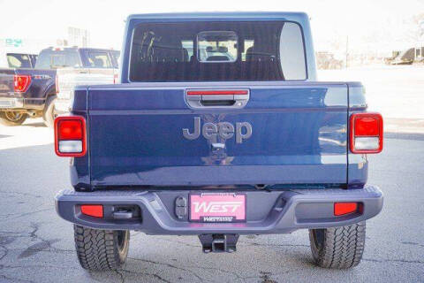 2025 Jeep Gladiator NightHawk