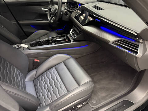 2023 Audi e-tron GT quattro Premium Plus