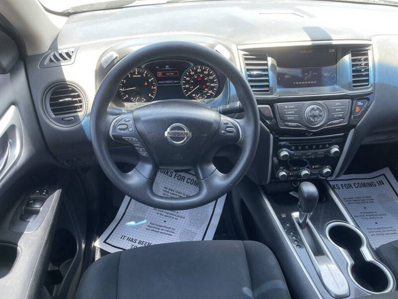 2017 Nissan Pathfinder S