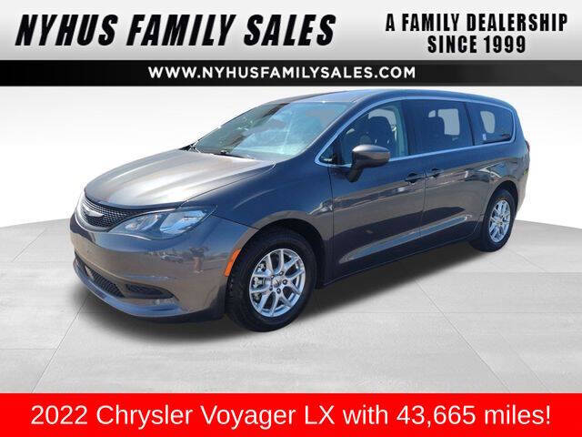 2022 Chrysler Voyager LX