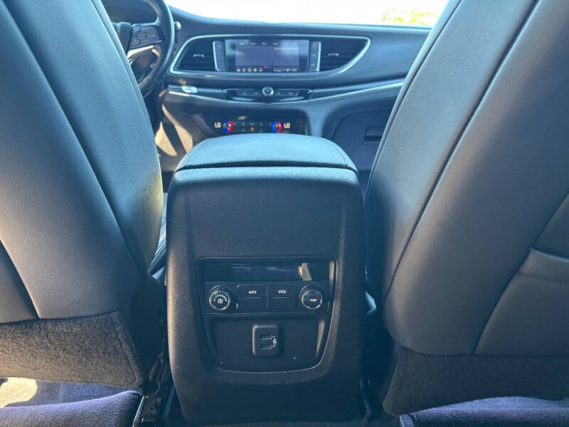 2022 Buick Enclave Essence