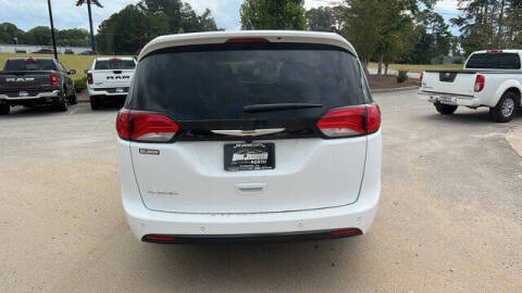 2026 Chrysler Voyager LX