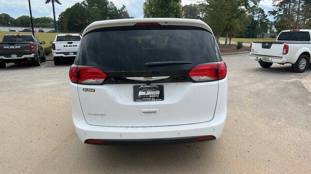 2026 Chrysler Voyager LX