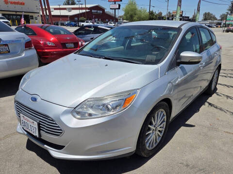 2014 Ford Focus for sale at Max's Motors in Bakersfield CA