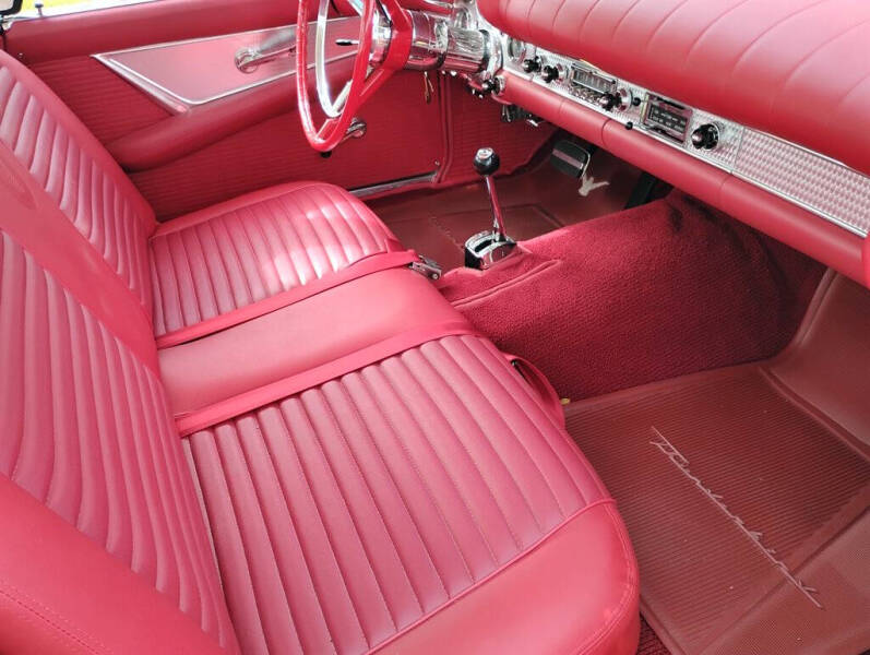 1957 Ford Thunderbird