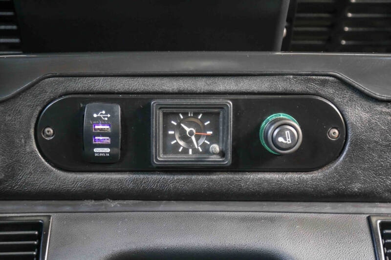 1984 Land Rover Defender