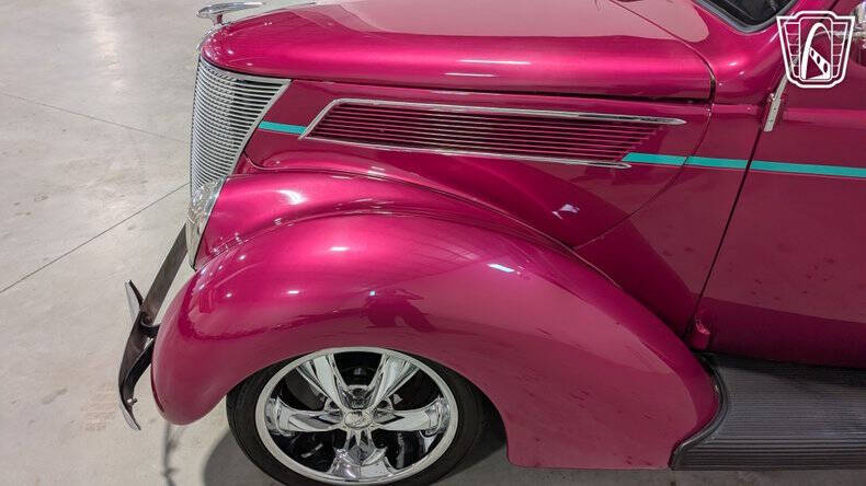 1937 Ford Tudor