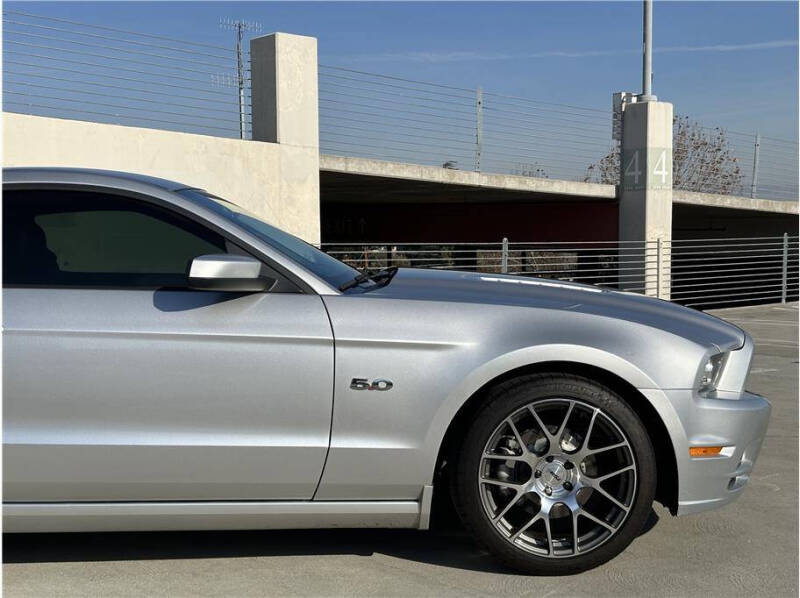 2014 Ford Mustang GT photo 13