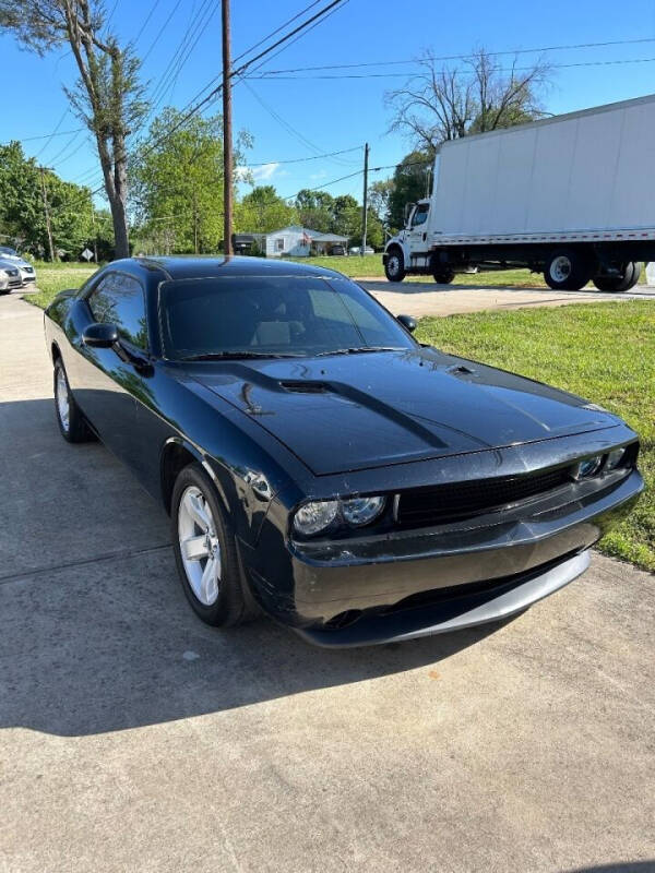 2013 Dodge Challenger SXT photo 3