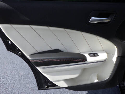 2017 Dodge Charger SXT