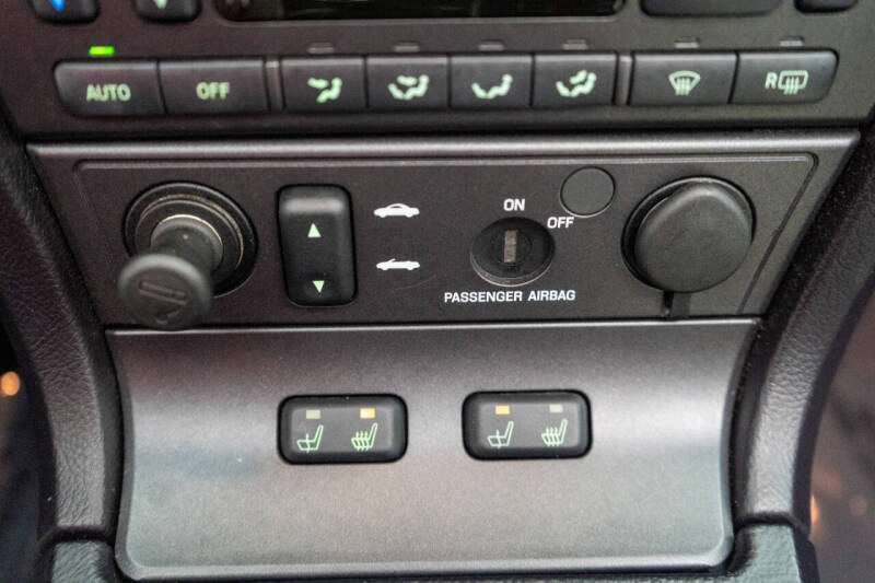 2003 Ford Thunderbird