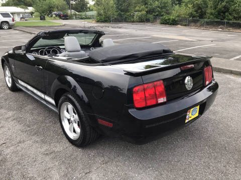2007 Ford Mustang V6 Deluxe