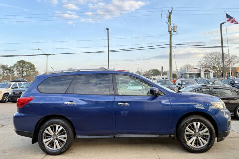 2017 Nissan Pathfinder SL