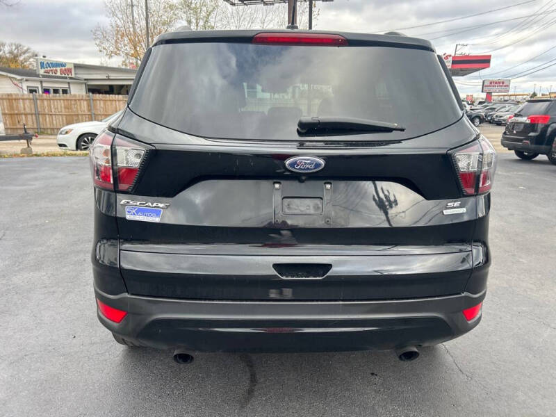 2017 Ford Escape SE photo 5