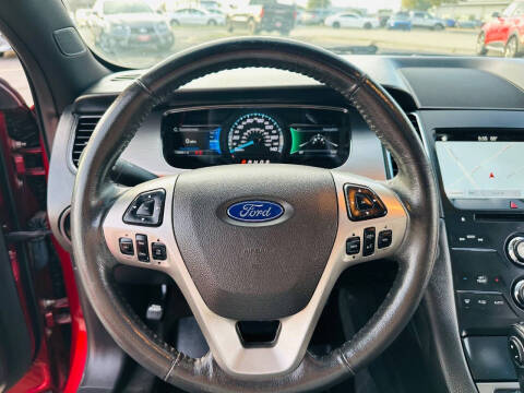 2018 Ford Taurus SEL