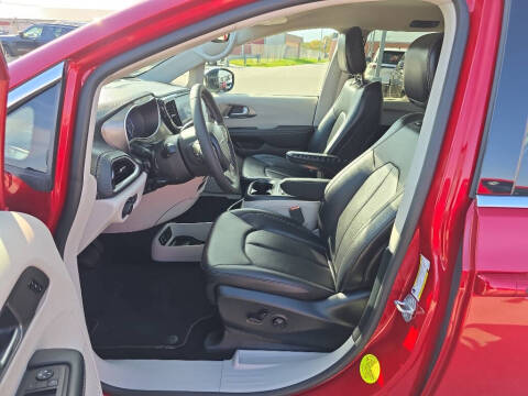 2024 Chrysler Pacifica Touring L