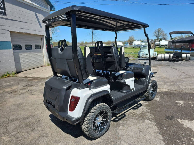 2024 Evolution Maverick  4