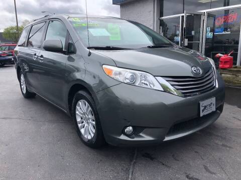 2013 Toyota Sienna for sale at Streff Auto Group in Milwaukee WI