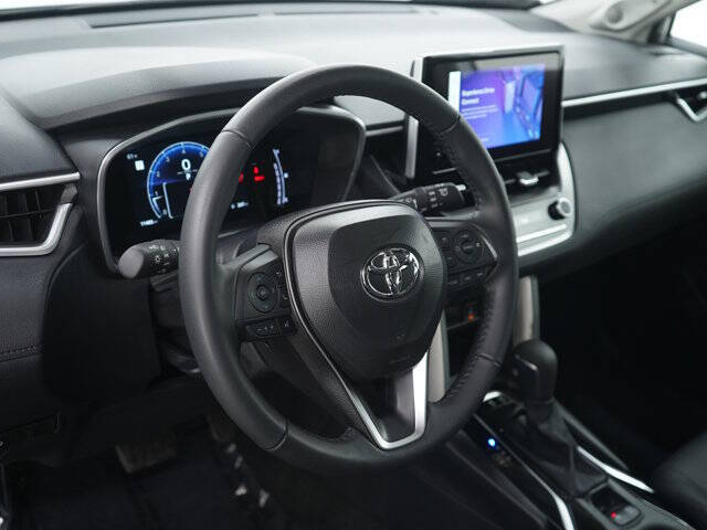 2025 Toyota Corolla Cross XLE