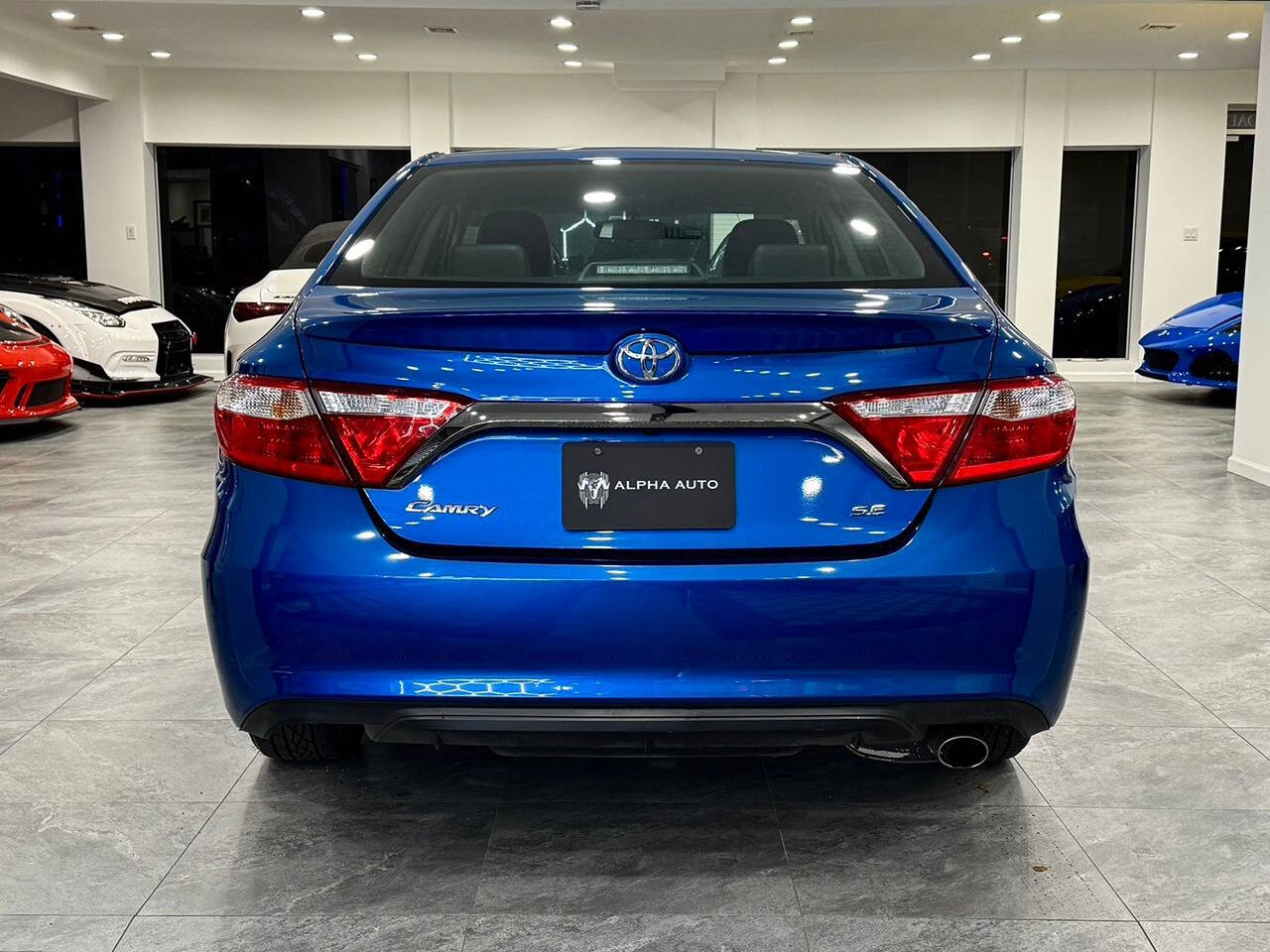 2017 Toyota Camry SE photo 14