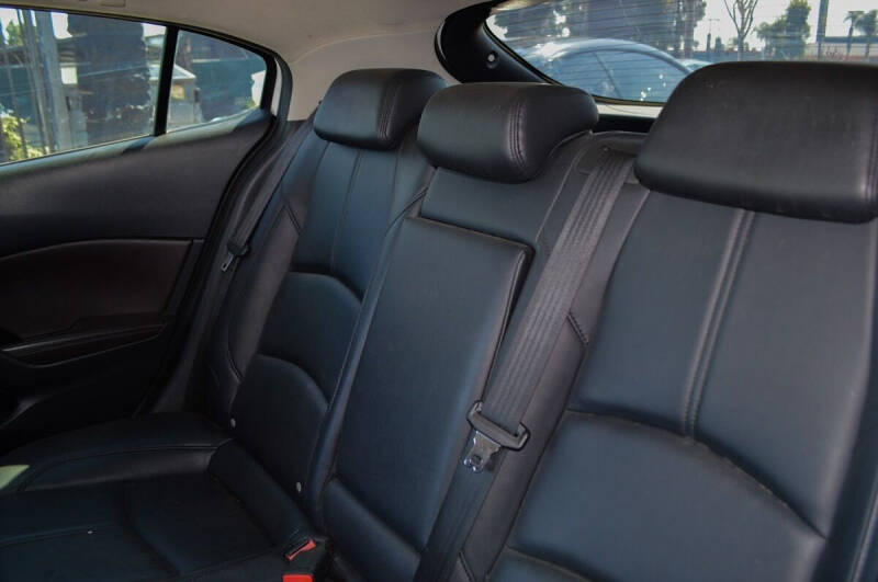 2018 Mazda MAZDA3 Touring