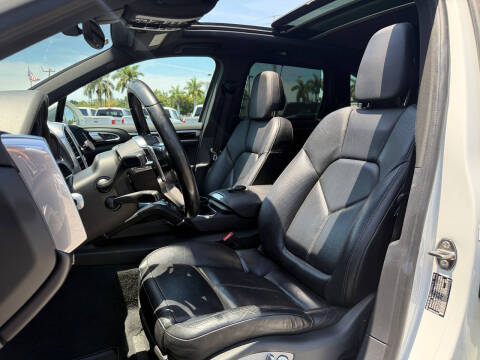 2016 Porsche Cayenne S E-Hybrid