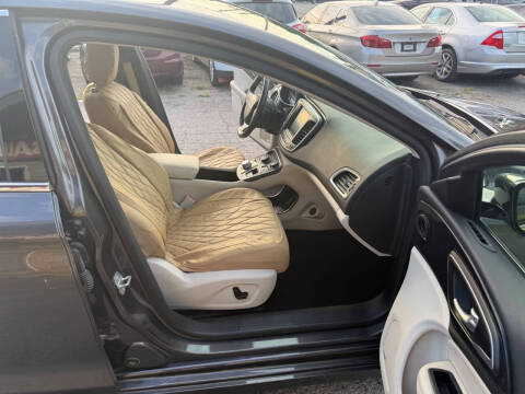 2015 Chrysler 200 C