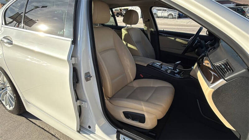 2016 BMW 5 Series 528i