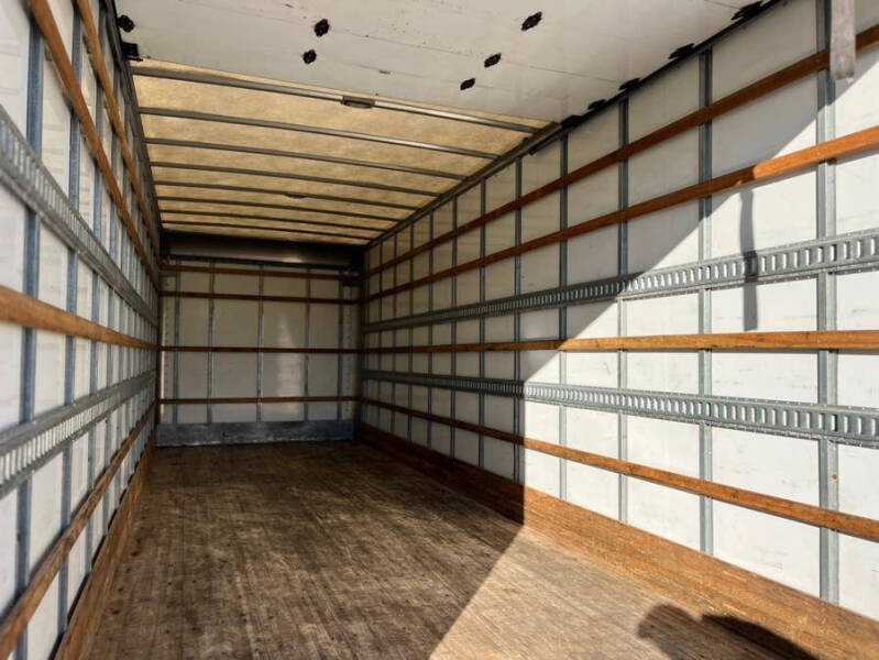 2018 Freightliner M2 106