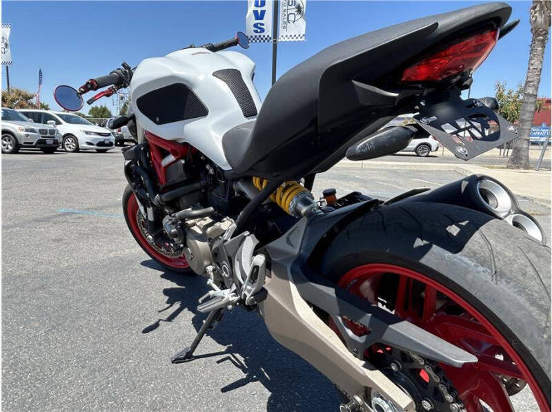 2016 Ducati Monster