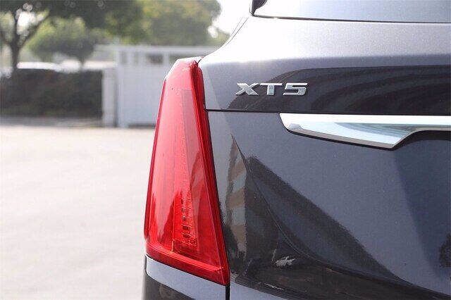 2017 Cadillac XT5 Luxury