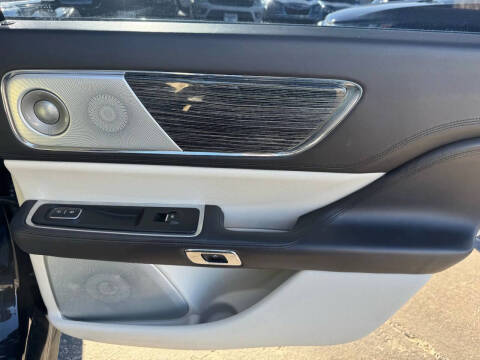 2017 Lincoln Continental Black Label