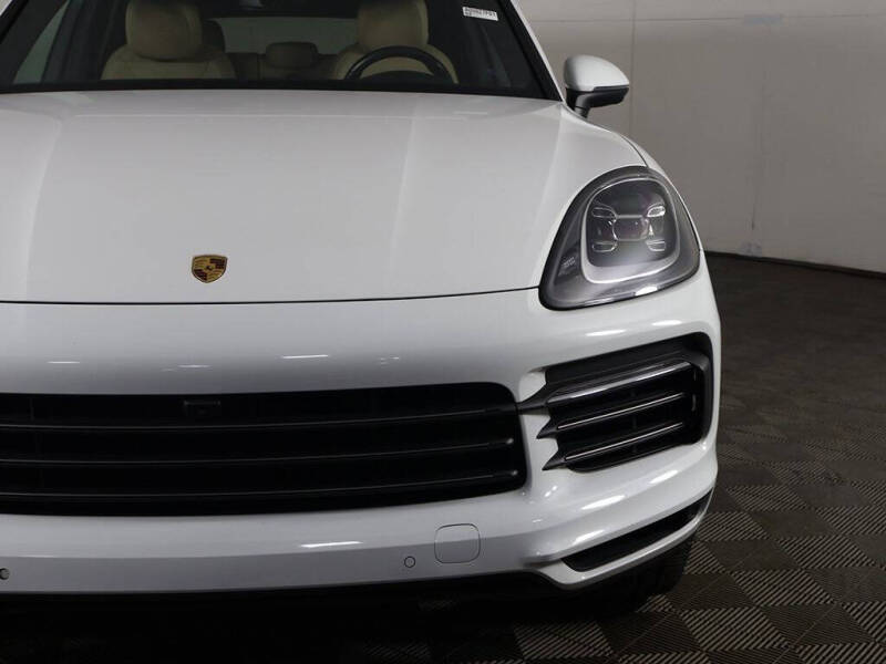 2023 Porsche Cayenne Platinum Edition