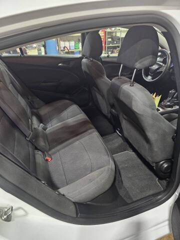 2017 Chevrolet Cruze LT Auto