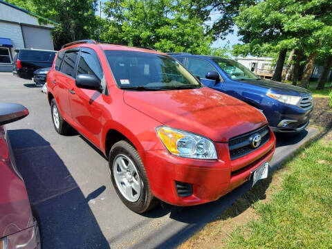 2009 Toyota RAV4 for sale at Topham Automotive Inc. in Middleboro MA