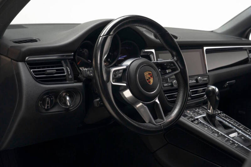 2020 Porsche Macan