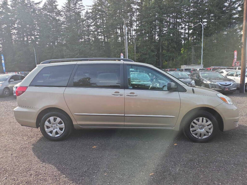 2005 Toyota Sienna LE 7 Passenger