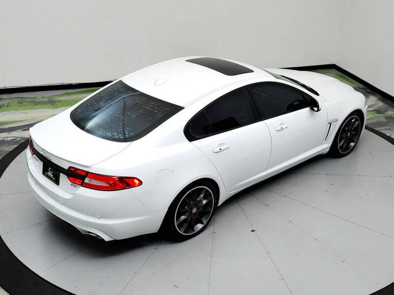 2015 Jaguar XF 3.0 Sport