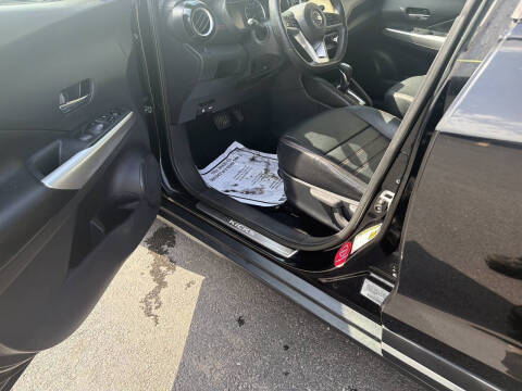 2019 Nissan Kicks SR