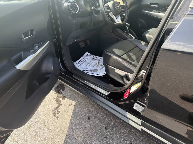 2019 Nissan Kicks SR