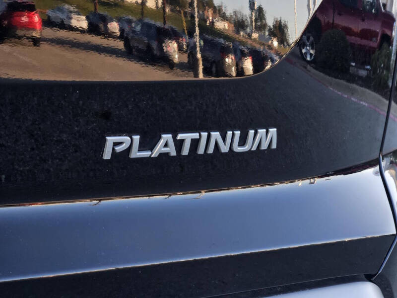 2024 Nissan Pathfinder Platinum