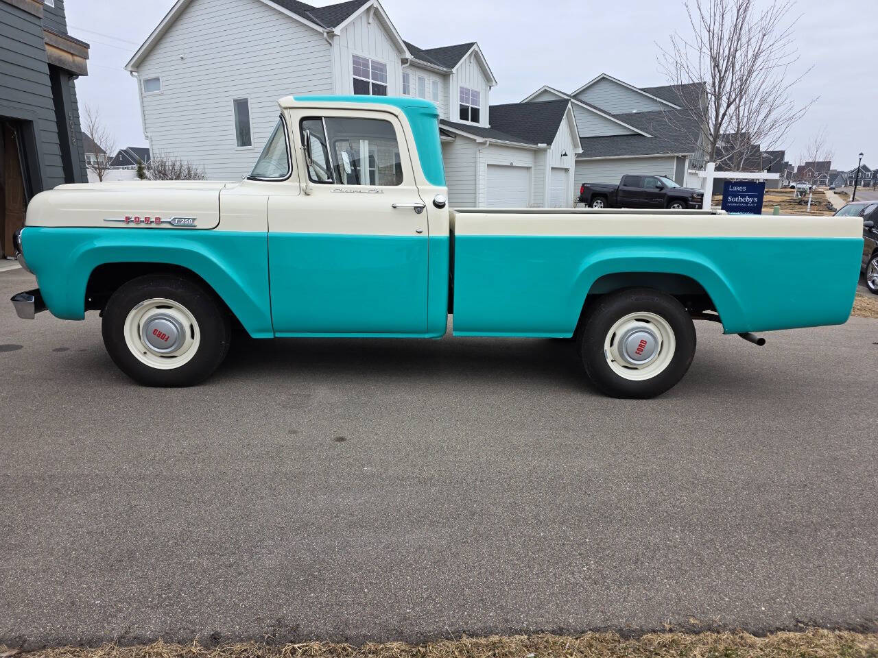 1960 Ford F-250 27