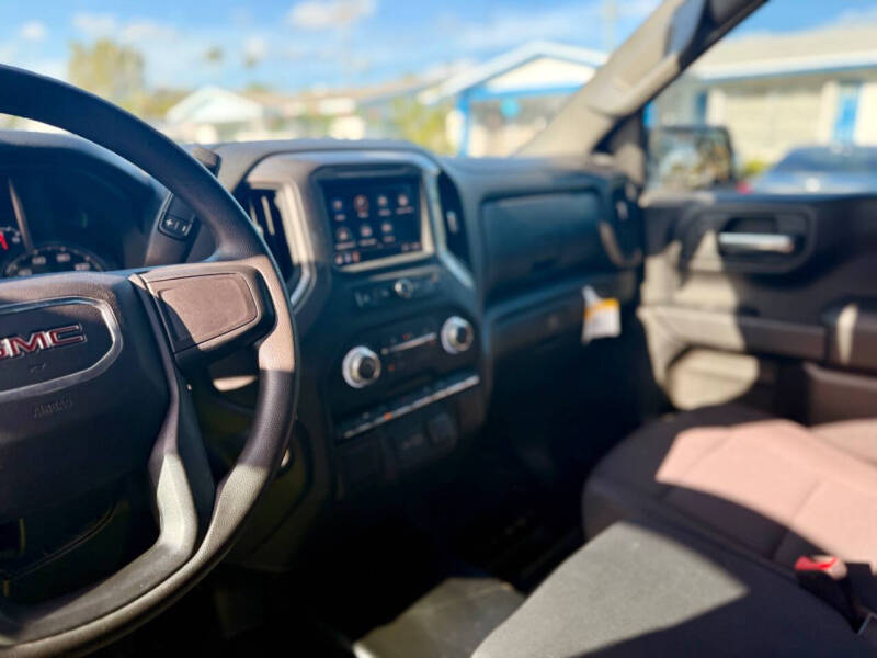 2023 GMC Sierra 1500 Pro