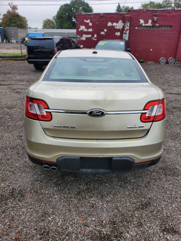 2011 Ford Taurus SEL